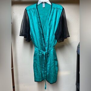Women’s vintage Perfectform Satin Robe size 2X